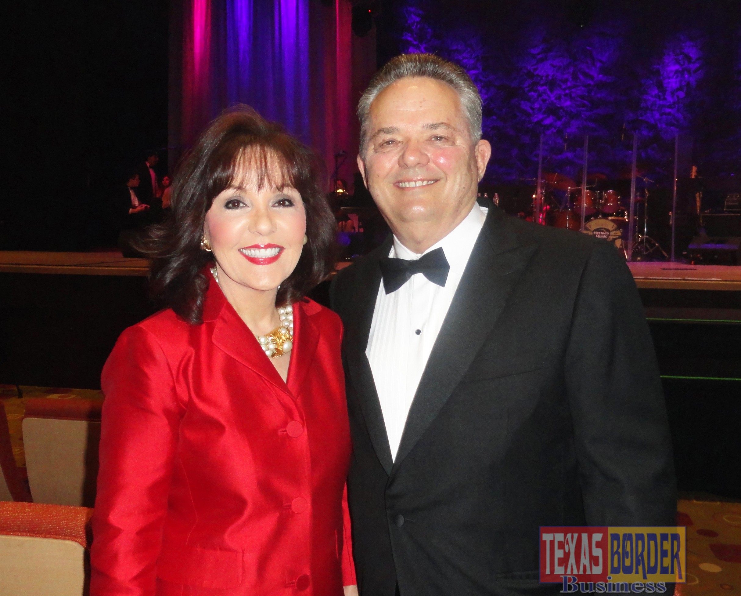 L-R: Janet and Bob Vackar, owners of Bert Ogden Auto Group one of three Platinum Sponsors for 2015 Renaissance Cancer Foundation Valentine’s Gala Music & Romance “The Sinatra Years”.