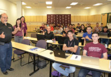 Pictured above, Oscar Lopez, Professor of Practice, Texas A&M University, Higher Education Center at McAllen. He's teaching the course Engineering 111. Next to him, Rick Margo, Interim Director for the program and Director of the Perspective Student Center to the Office of Admissions. In the picture, about 38 students that started classes August 28, 2017. Classes are being held at South Texas College Business & Technology Campus in McAllen. Photo Roberto Hugo Gonzalez