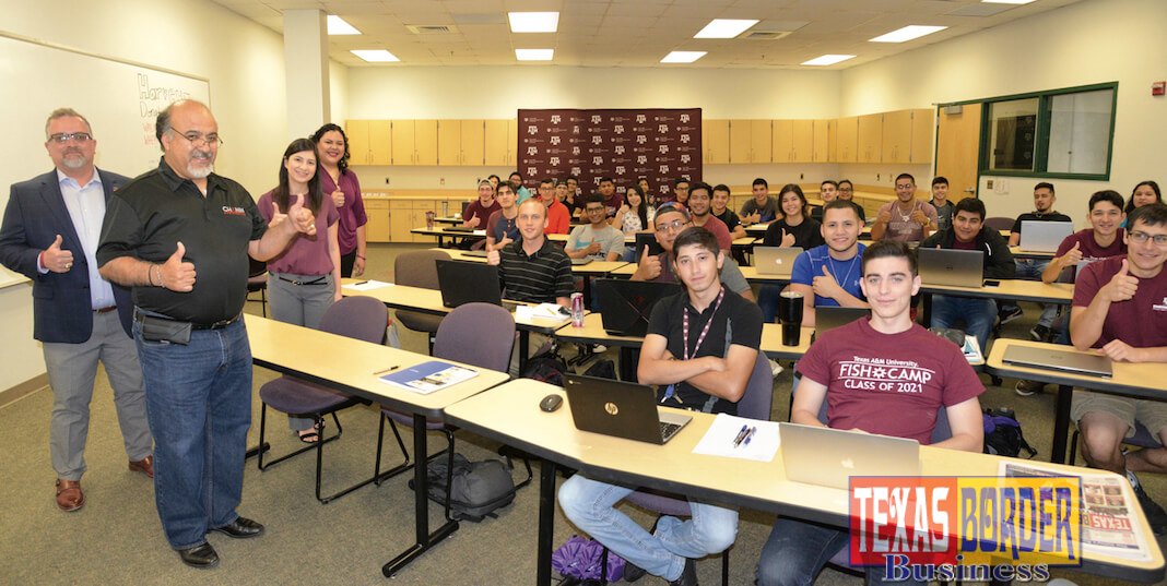 Pictured above, Oscar Lopez, Professor of Practice, Texas A&M University, Higher Education Center at McAllen. He's teaching the course Engineering 111. Next to him, Rick Margo, Interim Director for the program and Director of the Perspective Student Center to the Office of Admissions. In the picture, about 38 students that started classes August 28, 2017. Classes are being held at South Texas College Business & Technology Campus in McAllen. Photo Roberto Hugo Gonzalez