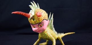 David Linares, Baby Alibrije (Chameleon), ca. 1987, papier-mâché. Gift of Carolyn Warmbold.