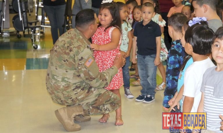 US Army Private Surprises 5-year-old Daughter at School After Being Away for Nearly Six Months
