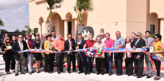 City of Alton celebrates ribbon cutting ceremony of its first banking institution. Lon Star National Bank made a commitment based on their visionary plan to serve small communities. Alonzo Cantu, Chairman; David Deanda, President and Alton’s mayor Salvador Vela together in this historic event. Board members and staff from the bank also joined in the celebration. Photo By Roberto Hugo Gonzalez