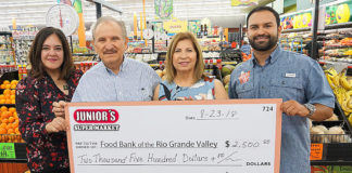 Junior’s Super Market sponsors Empty Bowls 2018 Presented by Vantage Bank Texas and Inter National Bank!  DeAnne Economedes, FBRGV Interim-CEO & COO; Felix Chavez, Jr. and Maria Ines Chavez, Owners; and Philip Farias, FBRGV Manager of Corporate Engagement & Events.  For more information, contact Philip Farias, Mgr. of Corporate Engagement & Events, by calling (956) 904-4513 or pfarias@foodbankrgv.com .