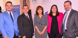 Pictured from L-R: Martin Cobian, Regional Manager for Aeromar; Roy Rodriguez, McAllen City Manager; Adscript Consul of Mexico Cónsul Adscripta Socorro Guadalupe Jorge Cholula; Liz Suarez, Director of Aviation of the McAllen-Miller International Airport and Fabricio Cojuc Wolfowitz, M.A.A. Executive Director of Strategy. Photo Roberto Hugo Gonzalez.