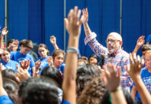 Motivational speaker Greenfield Encourages Middle School Students to be Positive, Take Charge of the Future Dr. Derek Greenfield, motivational speaker, author and educator, gave the keynote address during UTRGV’s Hispanic Engineering, Science, and Technology (HESTEC) Student Leadership Day, Oct. 4 on the Edinburg Campus. Hundreds of middle school students from around the Valley were introduced to a wide range of career opportunities in the STEM fields through motivational speakers like Greenfield and breakout sessions. (UTRGV Photo by Paul Chouy)