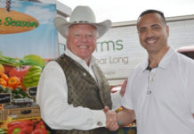 (l to r) Texas Agriculture Commissioner Sid Miller and Mayor Ambrosio Hernandez, M.D.