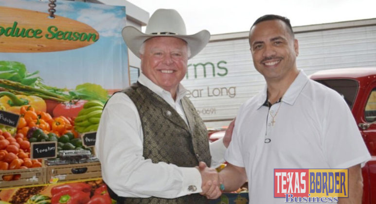 (l to r) Texas Agriculture Commissioner Sid Miller and Mayor Ambrosio Hernandez, M.D.