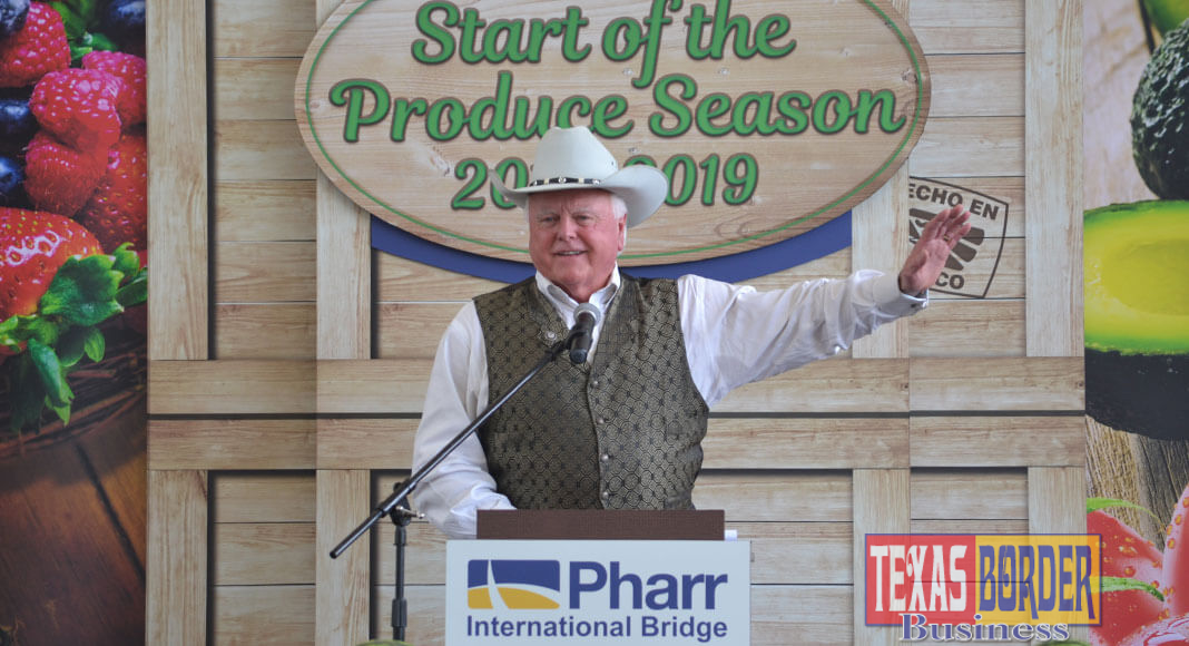 Commissioner Miller delivers the keynote speech to kick-off the start of the 2018-2019 Produce Season in Pharr.
