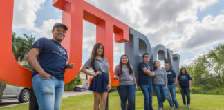 UTRGV helps high school students get a jump on college credits by allowing them to enroll, free of charge, in its Dual Enrollment Program . During the fall 2017 semester, 576 students were enrolled in the program; but that number jumped to 722 for the fall 2018 semester. A study by The UT System looked at dual credit programs and found a student’s exposure to one dual credit course can have a significant impact on his or her academic success. Pictured are former UTRGV dual enrollment students, from left: Elias Frias (Brownsville Early College High School, now a senior at UTRGV), Emma Medellin (Early College High School in Harlingen, now a UTRGV graduate), Mayra Tovar (Brownsville Early College High School, now a UTRGV graduate), Jaime Fonseca (Brownsville Early College High School, now a senior at UTRGV), Magdalena McKula (Brownsville Early College High School, now a UTRGV graduate), Enrique Granados (Trinidad Garza Early College High School in Dallas, now a senior at UTRGV) and Nallely Flores (Brownsville Early College High School, now a senior at UTRGV). (UTRGV Photo by David Pike)
