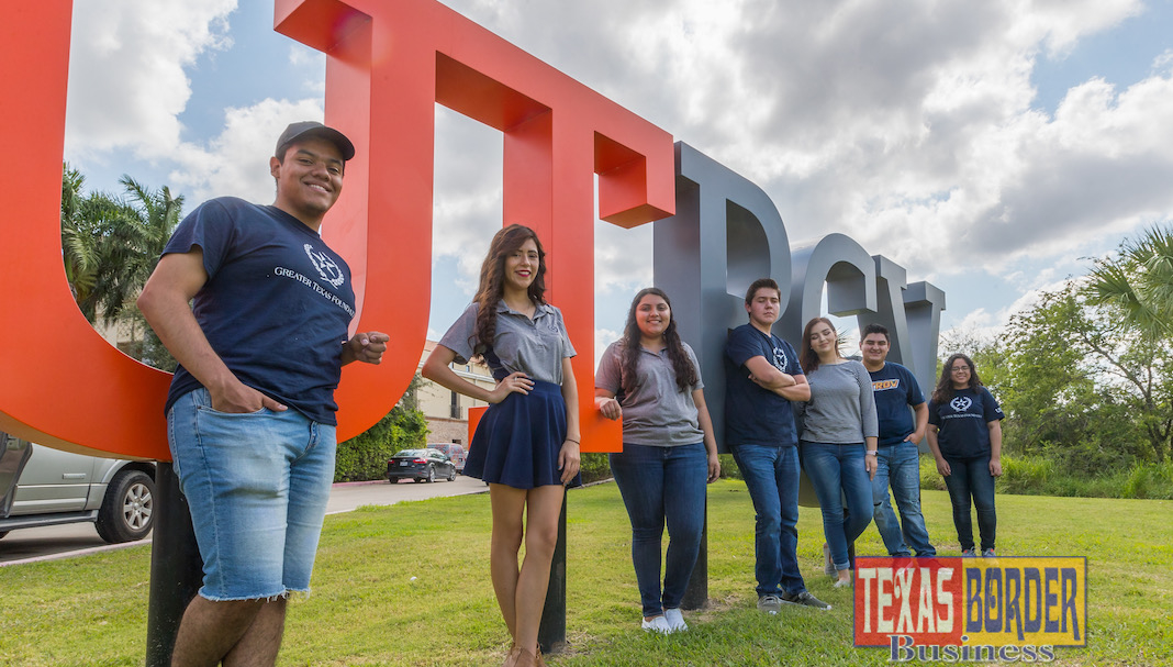 UTRGV helps high school students get a jump on college credits by allowing them to enroll, free of charge, in its Dual Enrollment Program <https://www.utrgv.edu/undergraduate-admissions/dual-enrollment/index.htm>. During the fall 2017 semester, 576 students were enrolled in the program; but that number jumped to 722 for the fall 2018 semester. A study by The UT System looked at dual credit programs and found a student’s exposure to one dual credit course can have a significant impact on his or her academic success. Pictured are former UTRGV dual enrollment students, from left: Elias Frias (Brownsville Early College High School, now a senior at UTRGV), Emma Medellin (Early College High School in Harlingen, now a UTRGV graduate), Mayra Tovar (Brownsville Early College High School, now a UTRGV graduate), Jaime Fonseca (Brownsville Early College High School, now a senior at UTRGV), Magdalena McKula (Brownsville Early College High School, now a UTRGV graduate), Enrique Granados (Trinidad Garza Early College High School in Dallas, now a senior at UTRGV) and Nallely Flores (Brownsville Early College High School, now a senior at UTRGV). (UTRGV Photo by David Pike)