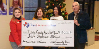 Pictured from L-R: Lisa Cantu, Texas Community Bank; Theresa Flores, Hidalgo County Head Start Program, and Roger Moreno, Executive Vice President for Texas Community Bank. They presented a $5,000 check as a donation to Hidalgo County Head Start Program in Mission. Photo by Roberto Hugo Gonzalez.