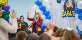 Students pledge to go to college.
