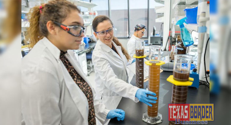 Lilly Elliott, a UTRGV environmental science student from Pharr, works on soil research with Dr. Engil Pereira (right), assistant professor of soil ecology in the UTRGV School of Earth, Environmental, and Marine Sciences. Pereira was awarded a grant to help students gain soil science research training and promote networking opportunities. The program – Training, Research, and Education in Soil Science – implements strategies to engage Hispanic students in agriculture studies that address soil quality issues. (UTRGV Photo by Paul Chouy)