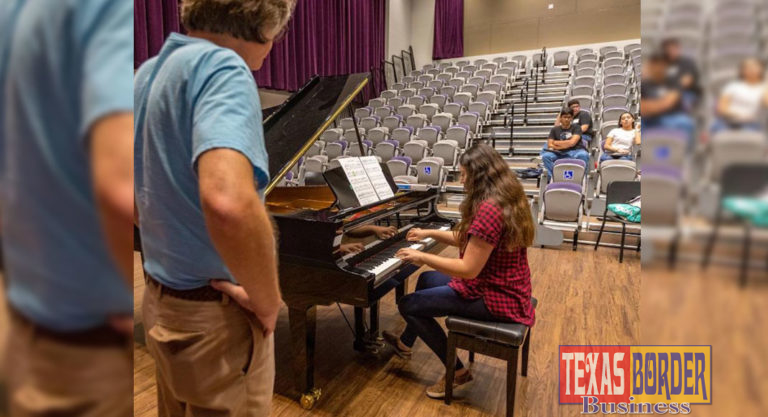 Dr. Kenneth Saxon, UTRGV associate professor of Music, leads the university’s annual Piano Camp on the Brownsville Campus, where intermediate to advanced piano students auditioned for the chance to participate at the camp. (UTRGV Photo by David Pike)