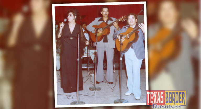 Myrna, Roberto Hugo and Osmel - Myrna y Los Platinos