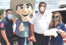 Lone Star National Bank Celebrates First Responders by Giving Away 500 Meals