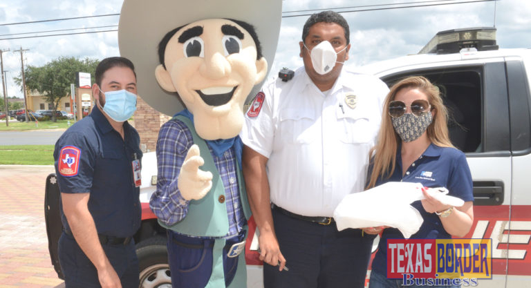 Lone Star National Bank Celebrates First Responders by Giving Away 500 Meals