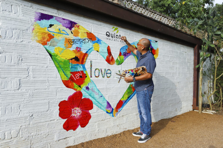 Texas Muralist Lupe Hernandez Presents at Quinta Mazatlán