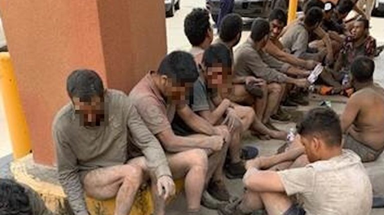 Smuggler Abandons 20 Migrants Inside Box Truck