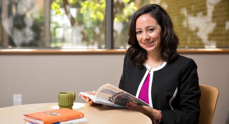 Associate professor earns UT System Academy of Distinguished Teachers honor
