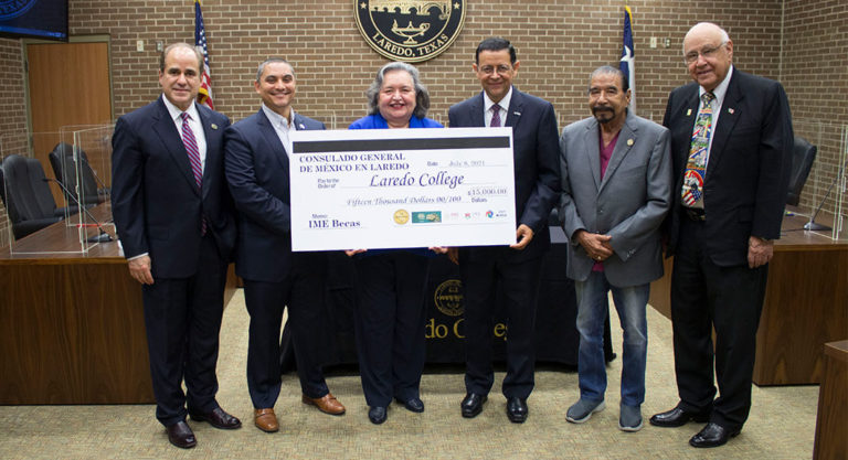 In attendance for the MOU signing were the LC Board of Trustees President Lupita Zepeda, LC Board of Trustees Vice President Jorge “JD” Delgado, Trustee Mercurio Martinez, Trustee Dr. Henry Carranza, LC President Ricardo J. Solis and the Consul General de Mexico en Laredo Juan Carlos Mendoza Sanchez.