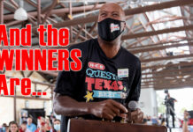 San Antonio Spurs' Bruce Bowen delivers the official winners - photo courtesy of H-E-B