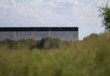 The Texas Facilities Commission has awarded a contract to oversee additional wall construction on the Texas-Mexico border. Photo Credit:  Eddie Gaspar/The Texas Tribune