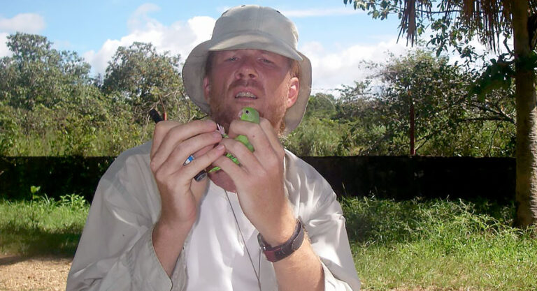 Biology assistant professor receives Maxwell/Hanrahan Foundation 2021 Field Biology Award
