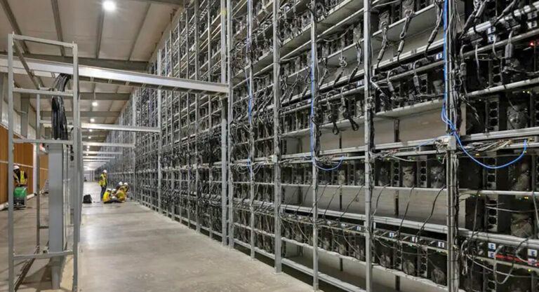 Computers mine for bitcoin at Whinstone's Rockdale facility. Photo Credit:  Michael Gonzalez/The Texas Tribune