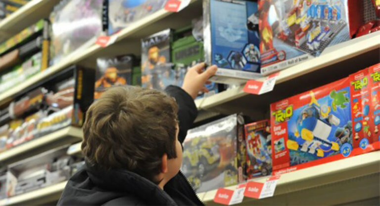 Supply chain issues could put a damper on holiday shopping: Experts say shop early, spend smart