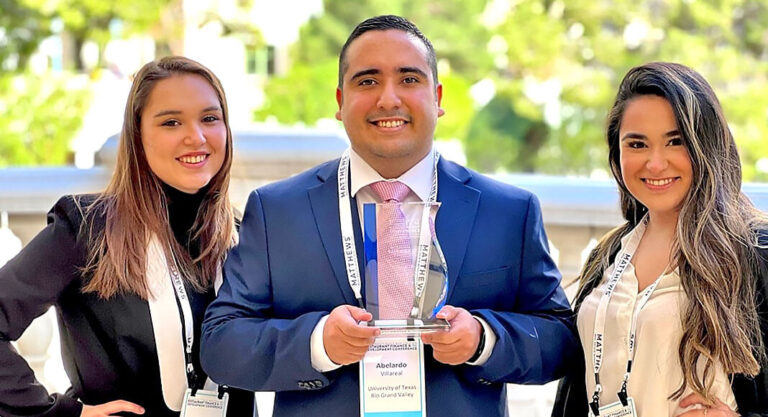 Business students take first place in restaurant competition