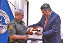 Mayor Pete Saenz Presents Key to the City to Chief Matthew Hudak