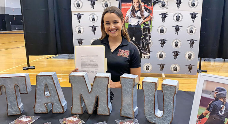 Softball Player signs with Texas A&M International