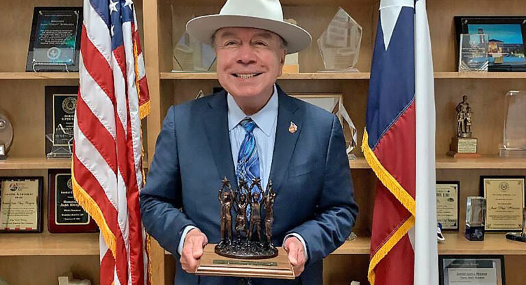 Senator Hinojosa Receives the “Mayor Leo “Polo” Palacios Service Award