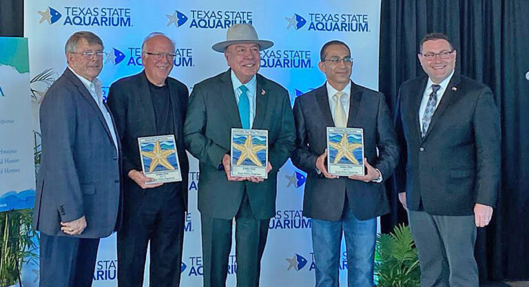 Senator Hinojosa Receives Texas State Aquarium Gold Star Award  