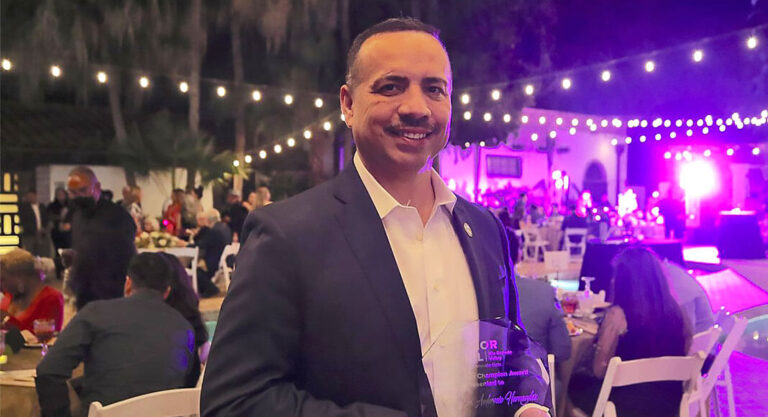 Mayor Dr. Ambrosio Hernandez Receives Education Champion Award from Teach for America