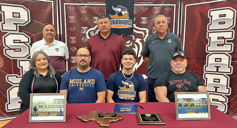 Senior signs to Powerlift with Midland University 