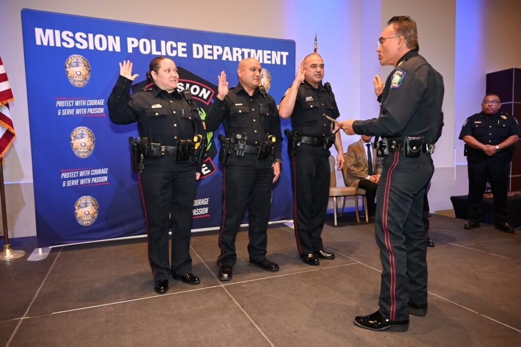 In this momentous photo are newly promoted officers from the Mission Police Department—Sgt. Alexandria Leal, Sgt. Adrian Alejandro and Lt. Salvador Trevino. Notably absent is Sgt. Marco Bazaldua. Chief Cesar Torres administers the oath. A significant ceremony marked their transition into roles of increased responsibility and influence as they took on the responsibility of guiding the next generation of officers. Photo By Roberto Hugo González