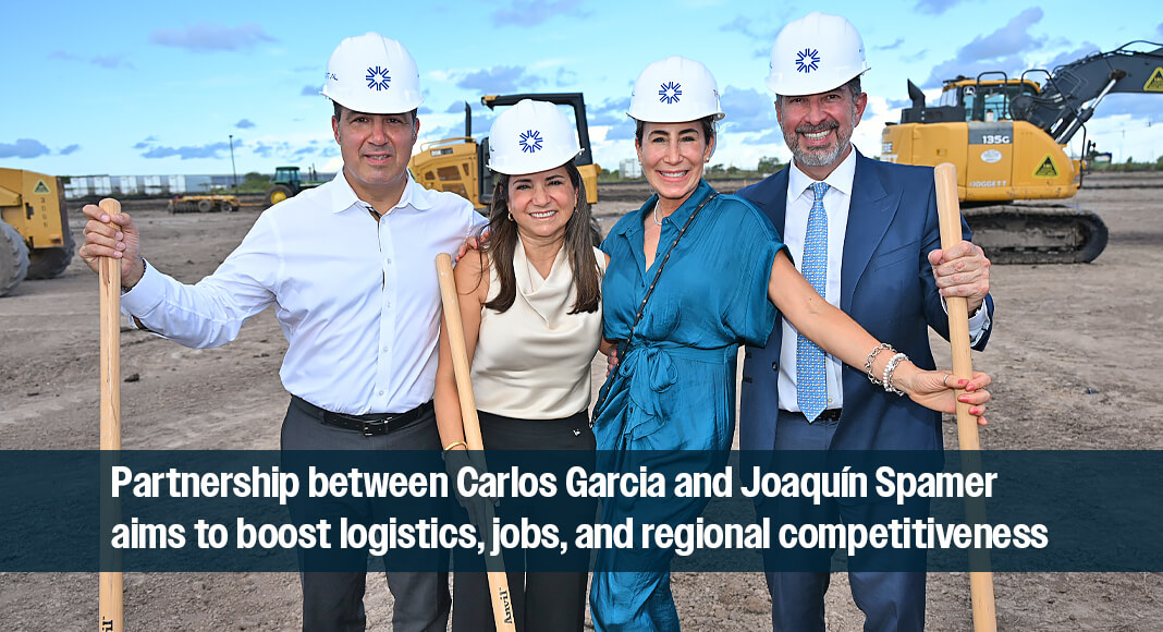 Carlos and Yvette Garcia with Joaquin and Lucia Spamer. Photo by Roberto Hugo González