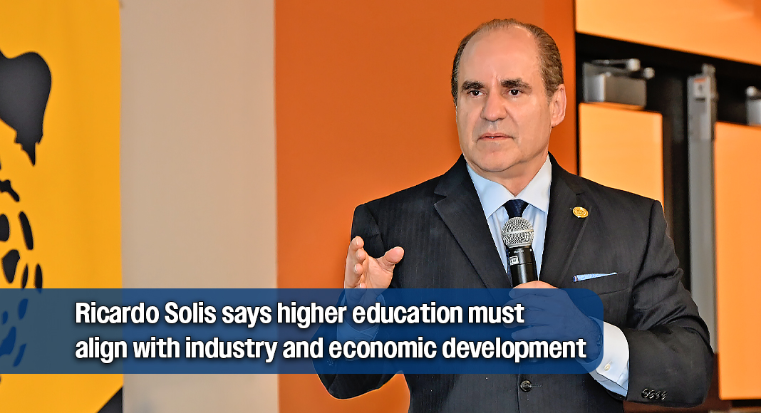 Ricardo Solis. Image by Roberto Hugo González