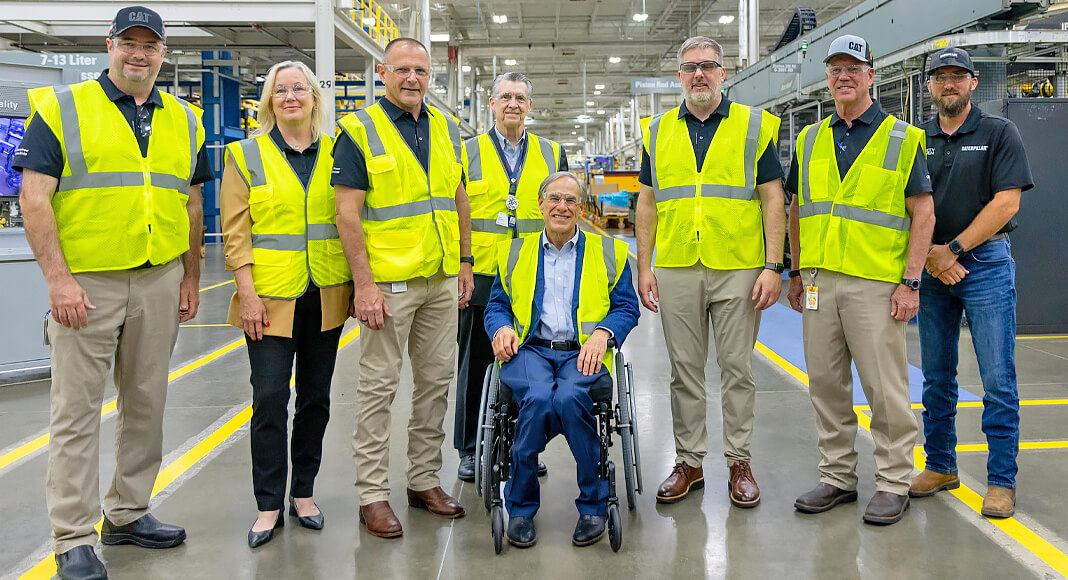 Governor Greg Abbott joined Caterpillar Inc. and local leaders at the company’s advanced engine manufacturing facility in Seguin to celebrate Caterpillar’s investment of up to $5 million in Texas as part of its five-year, $100 million Building the Future Workforce Initiative. Photo: Office of The Governor