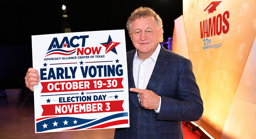 Alonzo Cantu, founder of AACT NOW, holds a “Register to Vote” sign supporting the organization’s nonpartisan voter-awareness initiative. Photo by Roberto Hugo González.